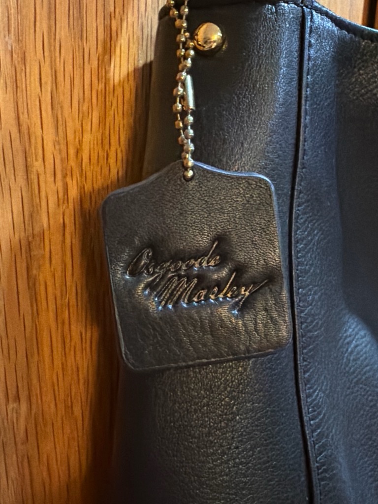 Black Leather Shoulder Bag With Adjustable Strap — image 2 of 5